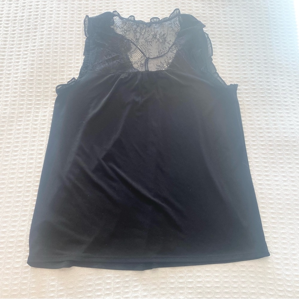 Express Black Lace detail sleeveless top size Medium - Picture 5 of 7